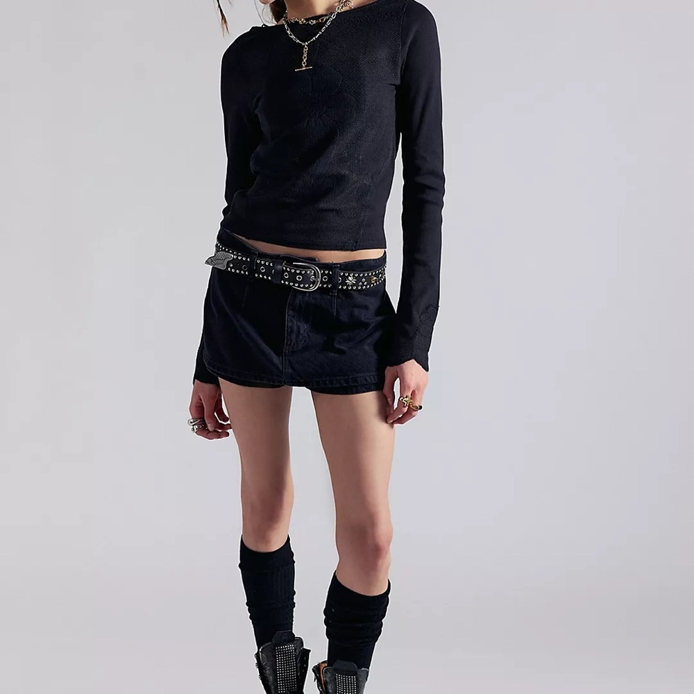 Free People We The Free Galavanting low rise mini skort black